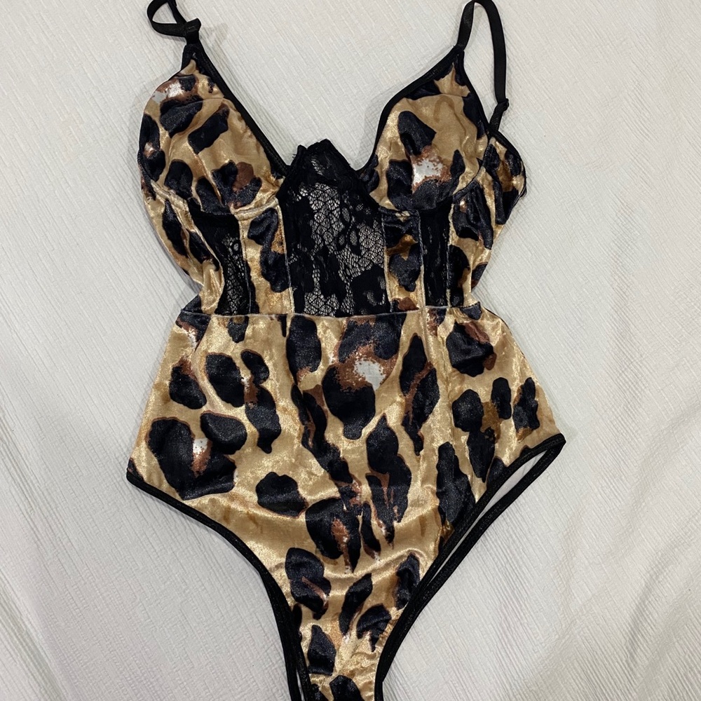 Leopard Body Suit Size S